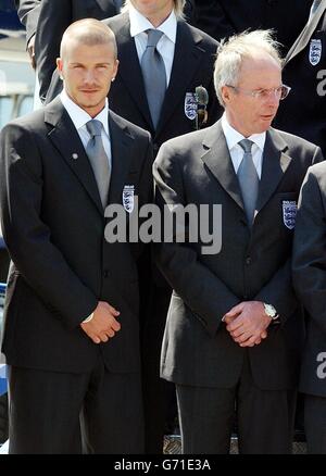 England-Kader verlassen für Portugal Euro 2004 Stockfoto