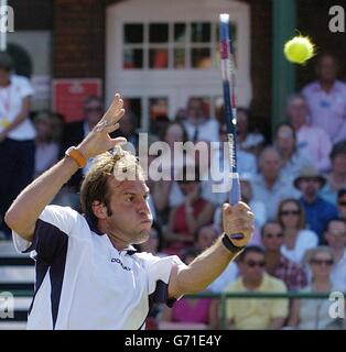 Greg Rusedski Stella Artois Championships. Der britische Greg Rusedski in Aktion, während der ersten Runde der Stella Artois Championships, Queen's Club, London. Stockfoto