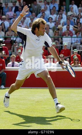 Greg Rusedski Stella Artois Championships. Der britische Greg Rusedski in Aktion, während der ersten Runde der Stella Artois Championships, Queen's Club, London. Stockfoto