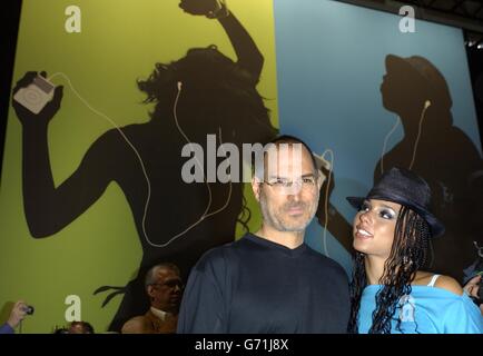 Alicia Keys & Steve Jobs Online-Musik Stockfoto