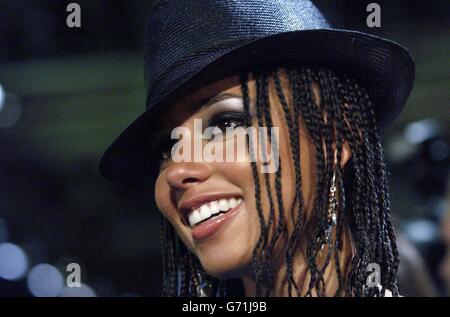 Die amerikanische Sängerin Alicia Keys beim Start des weltweit ersten Online-Musikmarktes in Europa, der auf dem Old Billinsgate Market in London stattfand. Stockfoto