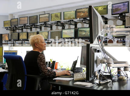 Ein allgemeiner Blick in das Kontrollzentrum des Eurotunnels in Folkestone, Kent, vor dem 20. Jahrestag der Errichtung des Tunnels zwischen Großbritannien und Frankreich. 25/4/14 Stockfoto