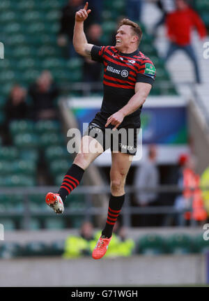 Rugby Union - Heineken Cup - Halbfinale - Saracens gegen Clermont Auvergne - Twickenham. Saracens Chris Ashton feiert seinen vierten Versuch beim Heineken Cup Halbfinale in Twickenham, London. Stockfoto