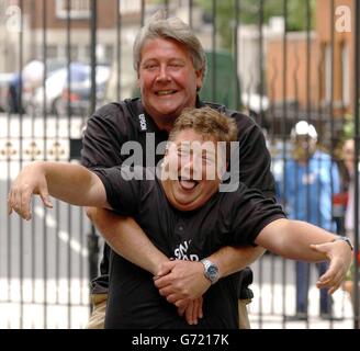 Tommy Walsh und Jono Coleman - Promi-Papa des Jahres Stockfoto