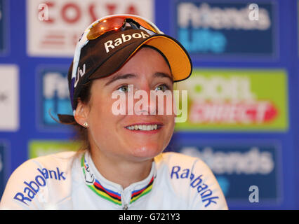 Radfahren - 2014 Women's Tour of Britain - Etappe drei - Felixstowe nach Clacton. Marianne Vos während einer Pressekonferenz nach dem Gewinn der dritten Etappe der Women's Tour of Britain 2014. Stockfoto