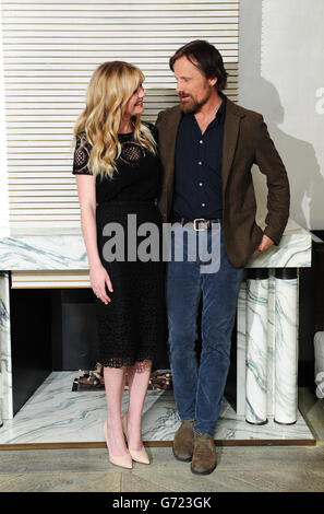 Kirsten Dunst und Viggo Mortensen waren vor der UK-Premiere am heutigen Abend bei einer Fotoaufnahme für den Film die zwei Gesichter des Januar im Corinthia Hotel in London. Stockfoto