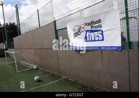 Fußball - StreetGames Fußball Pools Fives - Ziele Plymouth. Beschilderung während der StreetGames Fußballpools Fives at Goals Plymouth in Plymouth. Stockfoto