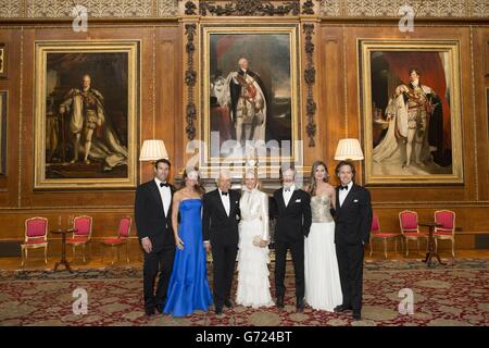 (Von links nach rechts) Paul Arrouet, Dylan Lauren, Ralph Lauren, Ricky Anne Loew-Beer, Andrew Lauren, Lauren Bush und David Lauren bei einem Abendessen zur Feier der Arbeit des Royal Marshden im Windsor Castle, Berkshire. Stockfoto
