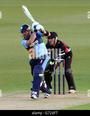 Cricket - NatWest T20 Blast - North Division - Leicestershire Foxes / Derbyshire Falcons - Grace Road. Wes Durston von Derbyshire trifft sich beim NatWest T20 Blast, North Division Spiel in Grace Road, Leicester. Stockfoto