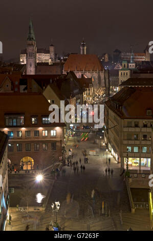 Nächtlichen Blick über Nürnberg in der Weihnachtszeit, Franken, Bayern Stockfoto