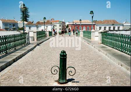 Ponte Romana in der Stadt Tavira, Ost-Algarve, Portugal, Europa Stockfoto