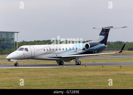 Embraer EMB-135BJ Legacy 600 OE-IBK am Farnborough Airport Stockfoto