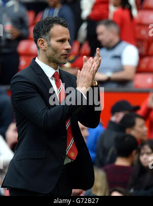 Manchester United Interim Manager Ryan Giggs verlässt das Spielfeld nach der Niederlage seines Teams 1-0 gegen Sunderland, während des Barclays Premier League-Spiels in Old Trafford, Manchester. Stockfoto