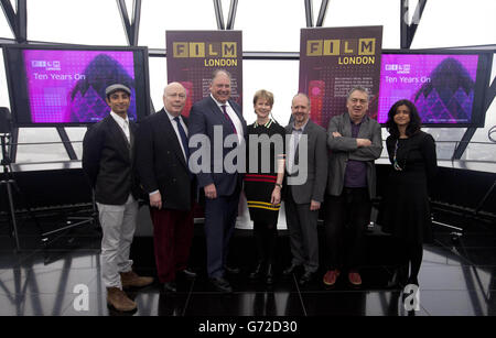 (Von links nach rechts) Schauspieler Riz Ahmed, Lord Julian Fellowes, Adrian Wootton, Chief Executive von Film London und der britischen Filmkommission, Lisbeth Savill, stellvertretender Vorsitzender des BFI, David Parfitt, Vorsitzender von Film London und Oscar-Gewinner, Stephen Frears, Filmregisseur und Munira Mirza, Stellvertretender Bürgermeister von London für Bildung und Kultur bei der Veranstaltung zum 10-jährigen Jubiläum von Film London im Gherkin in London. Stockfoto