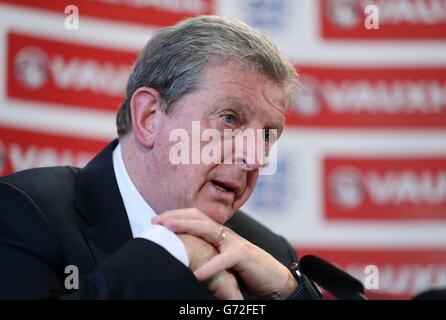 Fußball - Weltmeisterschaft 2014 - Ankündigung Der Englischen Kader - Griffin House. Der englische Manager Roy Hodgson während der Ankündigung des englischen Kaders im Griffin House, Luton. Stockfoto