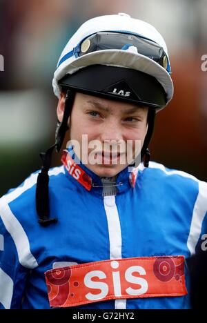 Pferderennen - Starlight Charity Raceday - Newbury Racecourse. Jockey Callum Shepherd während des Starlight Charity Raceday auf der Rennbahn Newbury Racecourse, Bekshire. Stockfoto