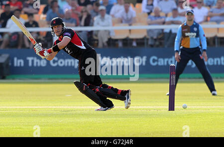 Cricket - NatWest T20 Blast - North Division - Leicestershire Foxes / Derbyshire Falcons - Grace Road. Josh Cobb von Leicestershire trifft sich beim NatWest T20 Blast, North Division Spiel in Grace Road, Leicester. Stockfoto