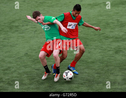 Action von den StreetGames Fußballpools Fives im House of Sport, Cardiff. Stockfoto