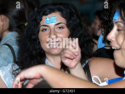 EURO 2004 Finale Fans feiern Stockfoto