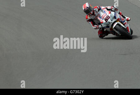 Jonathan Rea von der Honda CBR1000RR beim ersten Rennen während der Superbikes FIM Weltmeisterschaft im Donington Park, Donington, 5. DRÜCKEN SIE VERBANDSFOTO. Bilddatum: Sonntag, 25. Mai 2014. PA Story ansehen MOTO Donington. Bildnachweis sollte lauten: Simon Cooper/PA Wire Stockfoto