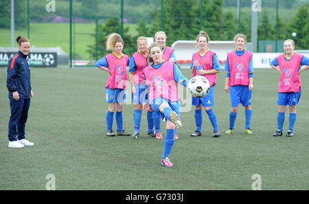 Fußball - Fußball-Liga weibliche Entwicklung Fußballfest - St. Georges Park Stockfoto