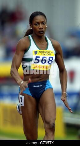 Joice Maduaka während der 100-m-Vorläufe am ersten Tag der Norwich Union Olympic Trials und der Amateur Athletics Association Championships in der Manchester Regional Arena. Stockfoto