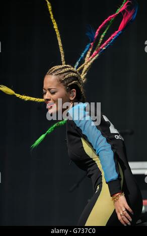 Rita Ora spielt während des großen Wochenendes von Radio 1 im Glasgow Green, Glasgow. Stockfoto