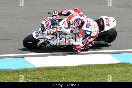 Jonathan Rea von der Honda CBR1000RR während des zweiten Rennens von Runde 5 der Superbikes FIM World Championship im Donington Park, Donington. Stockfoto