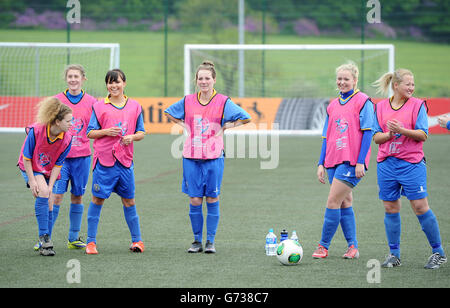 Fußball - Fußball-Liga weibliche Entwicklung Fußballfest - St. Georges Park Stockfoto