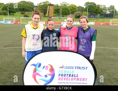 Fußball - Fußball-Liga weibliche Entwicklung Fußballfest - St. Georges Park Stockfoto