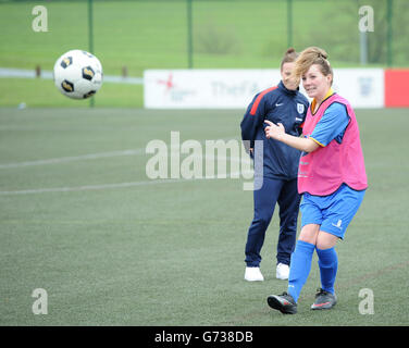 Fußball - Fußball-Liga weibliche Entwicklung Fußballfest - St. Georges Park Stockfoto