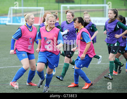 Fußball - Fußball-Liga weibliche Entwicklung Fußballfest - St. Georges Park Stockfoto