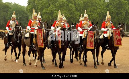 Household Cavalry präsentiert neue Maßstäbe Stockfoto