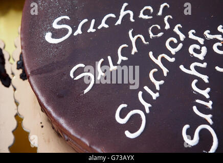 Nahaufnahme einer Sachertorte Kuchen. Stockfoto