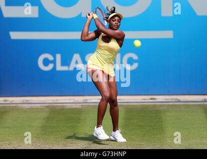 Sloane Stephens aus den USA im Kampf gegen Alison Riske aus den USA während der AEGON Classic im Edgbaston Priory Club, Birmingham. Stockfoto