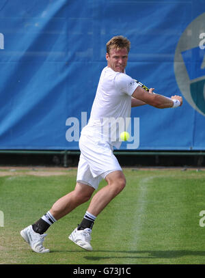 Der Australier Samuel Groth im Einsatz gegen den Luxemburger Gilles Muller während der AEGON Nottingham Challenge im Nottingham Tennis Center, Nottingham. Stockfoto