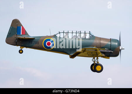 North American Aviation (Noorduyn) AT-16 Harvard Weltkrieg Trainingsflugzeug G-CTKL Stockfoto