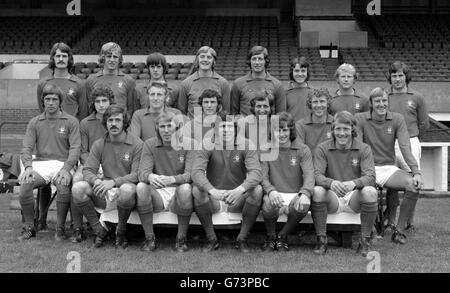 Mitglieder des Nottingham Forest Football Club (von links nach rechts), vordere Reihe: Doug Fraser, Liam O'Kane, Peter Hindley (Kapitän), Jimmy McIntosh und George Lyall. Center Row: Barry Lyons, Martin O'Neill, tommy Gemmell, Neil Martin, Paul Richardson, Bob Chapman und John Winfield. In der hinteren Reihe: David Serella, John Cottam, Duncan McKenzie, Eric Hulme, Jim Barron, John Robertson, Alan Buckley und Tommy Jackson. Stockfoto