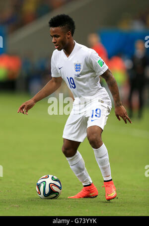 Der englische Raheem Sterling während der FIFA Weltmeisterschaft, Gruppe D Spiel in der Arena da Amazonia, Manaus, Brasilien. DRÜCKEN Sie VERBANDSFOTO. Bilddatum: Samstag, 14. Juni 2014. Siehe PA Geschichte FUSSBALL England. Bildnachweis sollte lauten: Mike Egerton/PA Wire. . Keine kommerzielle Nutzung. Keine Verwendung mit inoffiziellen Logos von Drittanbietern. Keine Bildbearbeitung. Keine Videoemulation Stockfoto