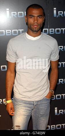 Ashley Cole während der Aftershow-Party im Fabric, nach der UK-Premiere von I, Robot auf dem Odeon Leicester Square. Stockfoto