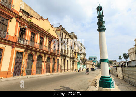 Patargas (aus) Zigarrenfabrik und angrenzende Gebäude, ein Wahrzeichen und beliebte Touristenattraktion in zentralen Havanna, Kuba Stockfoto