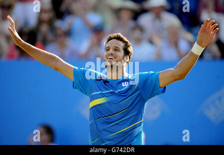 Feliciano Lopez feiert den Sieg von Richard Gasquet im Finale der Herren-Singles während des AEGON International im Devonshire Park, Eastbourne. Stockfoto