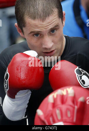 Boxen - Ricky Burns öffentliches Training - Braehead Shopping Centre. Ricky Burns während einer Trainingseinheit im Braehead Shopping Centre, Glasgow. Stockfoto