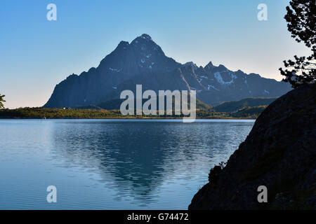 Vagakallen Berg von Lofoten Vågakallen, Ørsvågvær, Orsvagvaer, Arktis Norwegen, Lofoten-Inseln gesehen Stockfoto