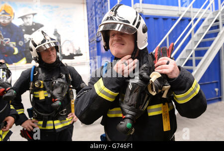 Neue Feuerwehr Ausbildungszentrum eröffnet Stockfoto