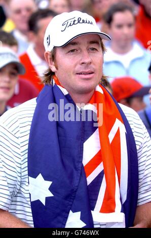 Der australische Brett Rumford genießt den Moment kurz nach dem Gewinn der Nissan Irish Open im County Louth Golf Club, Baltray, Co Louth, Irland. Stockfoto