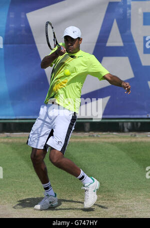 Rajeev RAM der USA im Einsatz gegen den Australier Samuel Groth während der AEGON Nottingham Challenge im Nottingham Tennis Center, Nottingham. DRÜCKEN Sie VERBANDSFOTO. Bilddatum: Freitag, 13. Juni 2014. Siehe PA Geschichte TENNIS Nottingham. Bildnachweis sollte lauten: Tim Goode/PA Wire Stockfoto