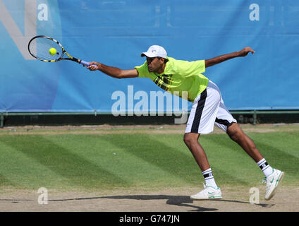 Der US-Amerikaner Rajeev RAM im Einsatz gegen den Australier Samuel Groth während der AEGON Nottingham Challenge im Nottingham Tennis Center, Nottingham. Stockfoto