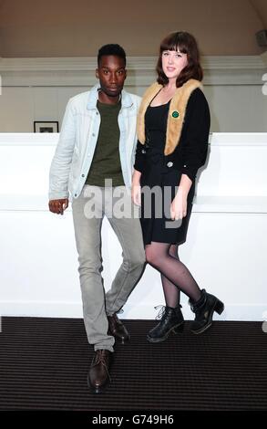 Nathan Stewart Jarrett und Alexandra Roach bei einer Vorführung der neuen tv-Serie von Utopia auf der BAFTA in London. Stockfoto