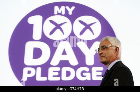 Better Together Leader Alistair Darling startet die 100 Days To Go-Kampagne der Organisation während einer Veranstaltung in der Community Central Hall in Glasgow. Stockfoto